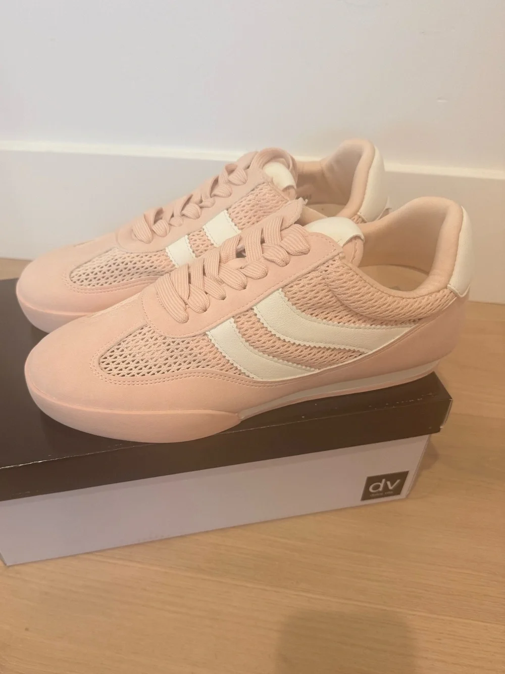 Dolce Vita blush retro sneakers-NWT- 9.5